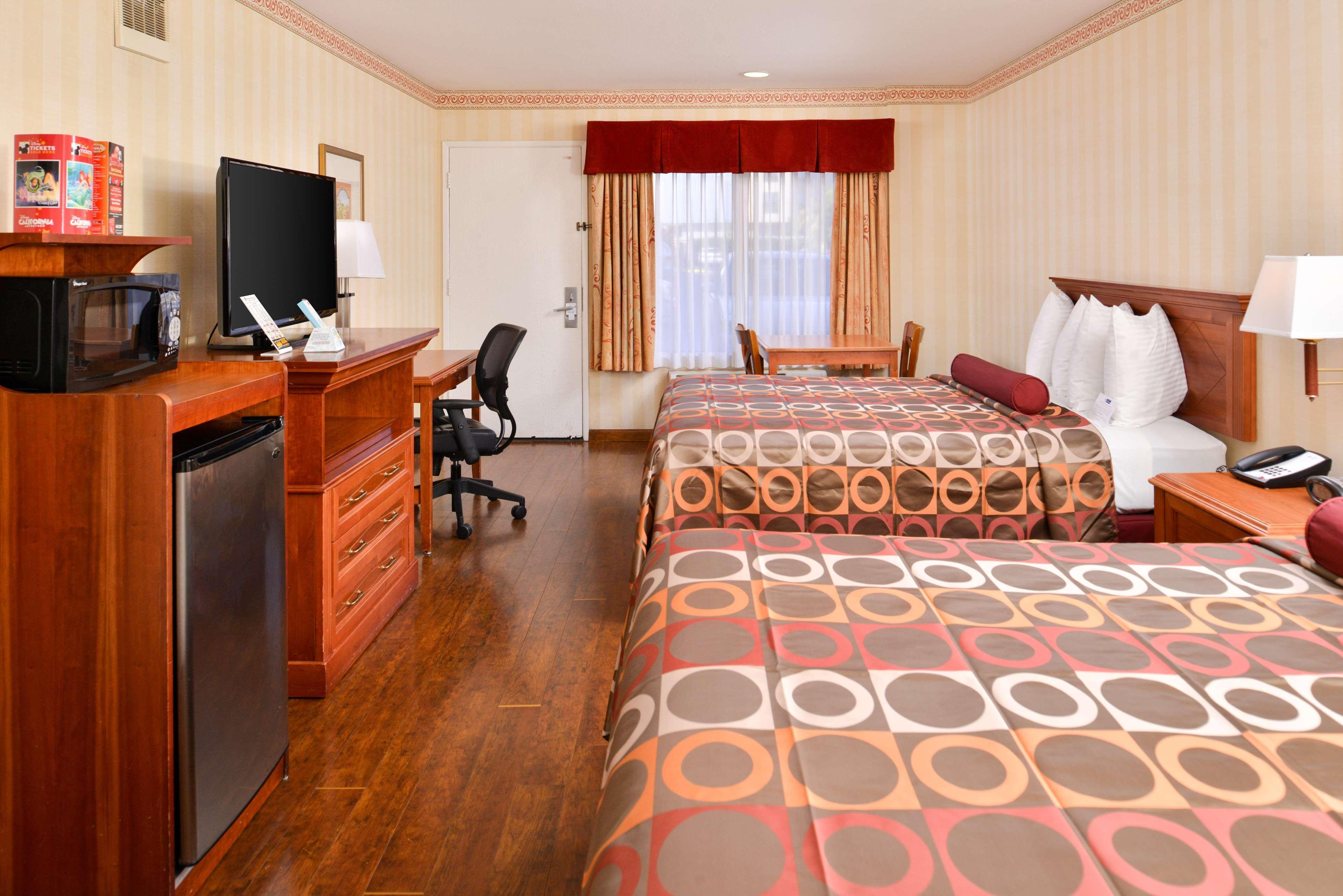 Best Western Plus Raffles Inn & Suites Άναχαϊμ Εξωτερικό φωτογραφία
