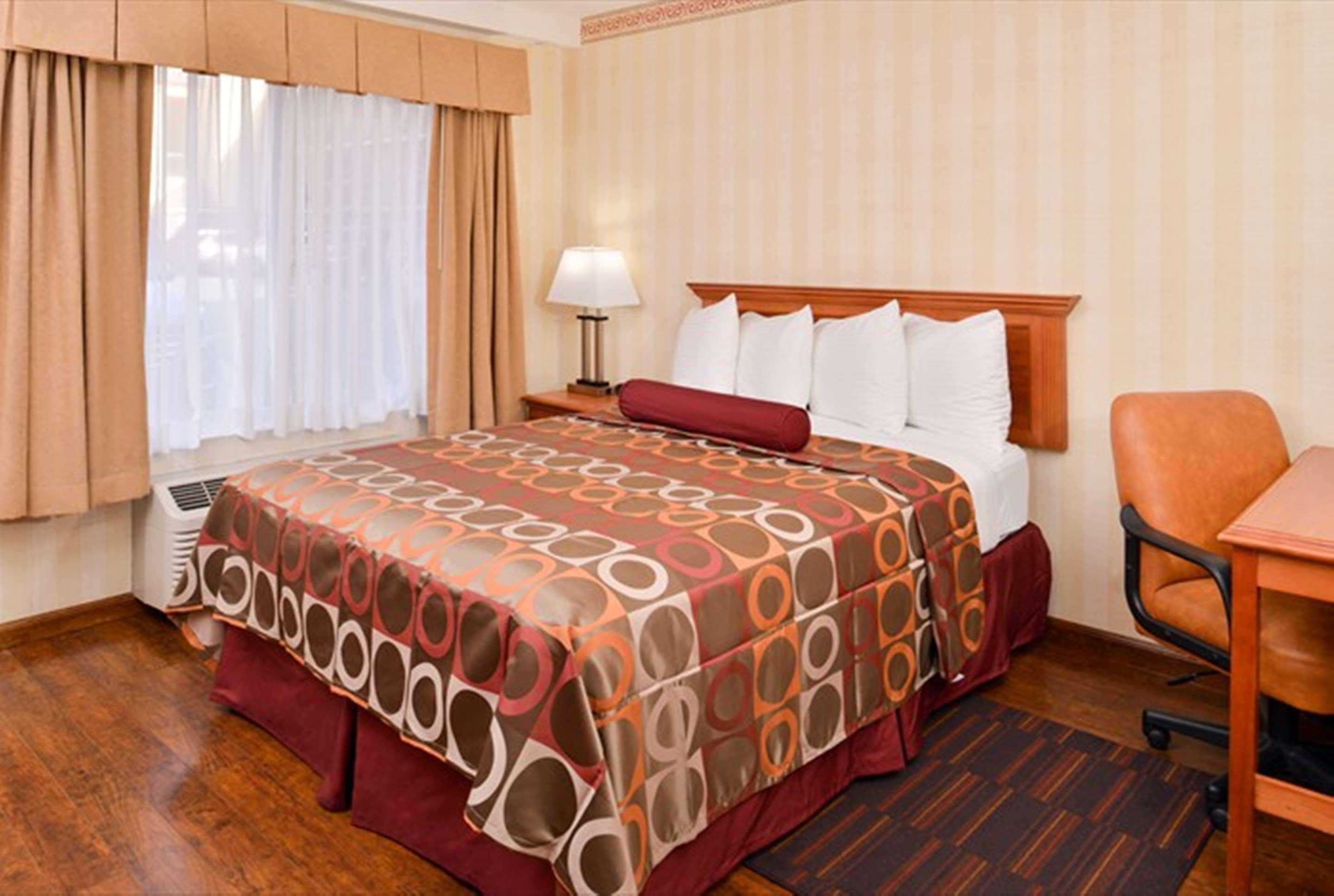 Best Western Plus Raffles Inn & Suites Άναχαϊμ Εξωτερικό φωτογραφία