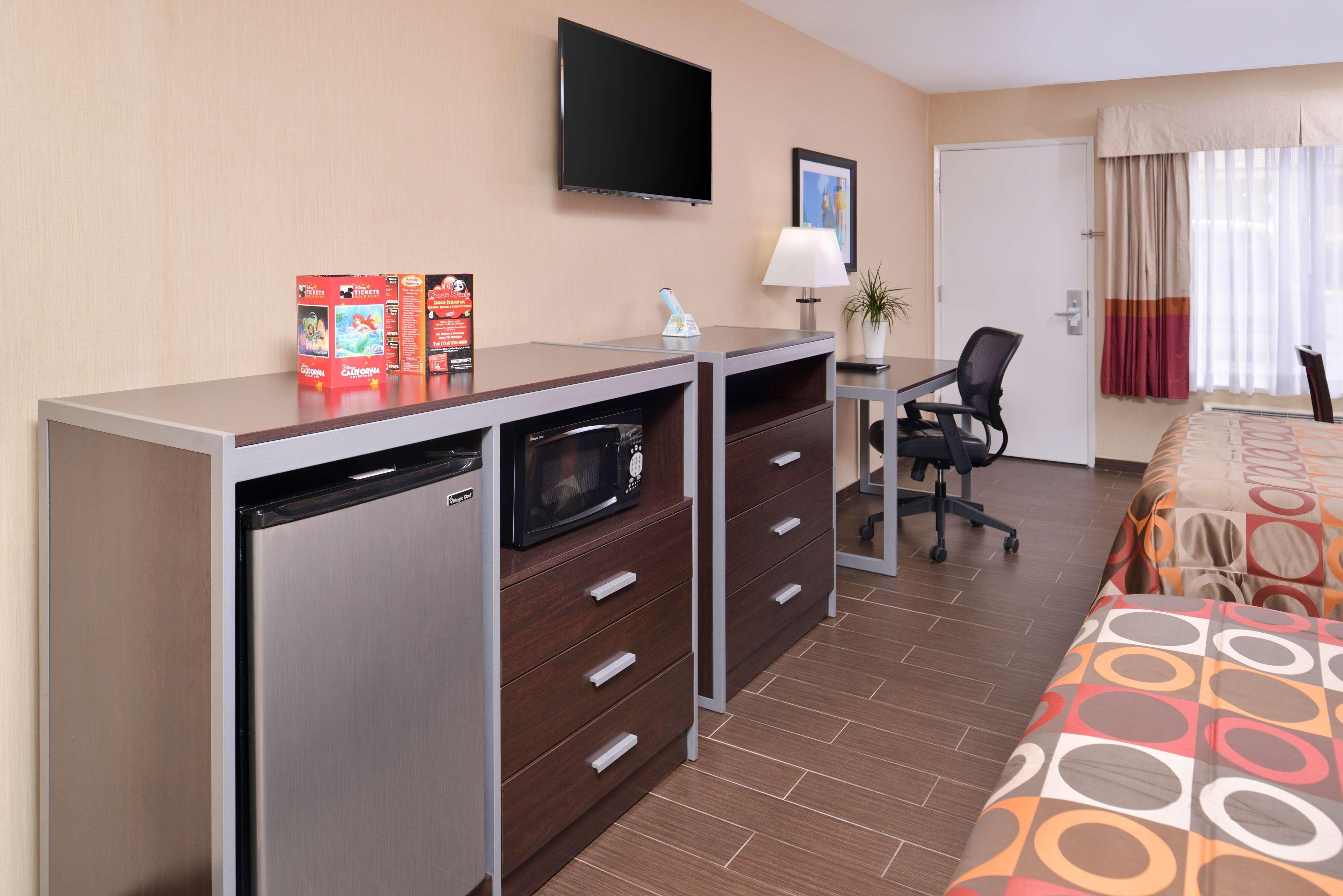 Best Western Plus Raffles Inn & Suites Άναχαϊμ Εξωτερικό φωτογραφία