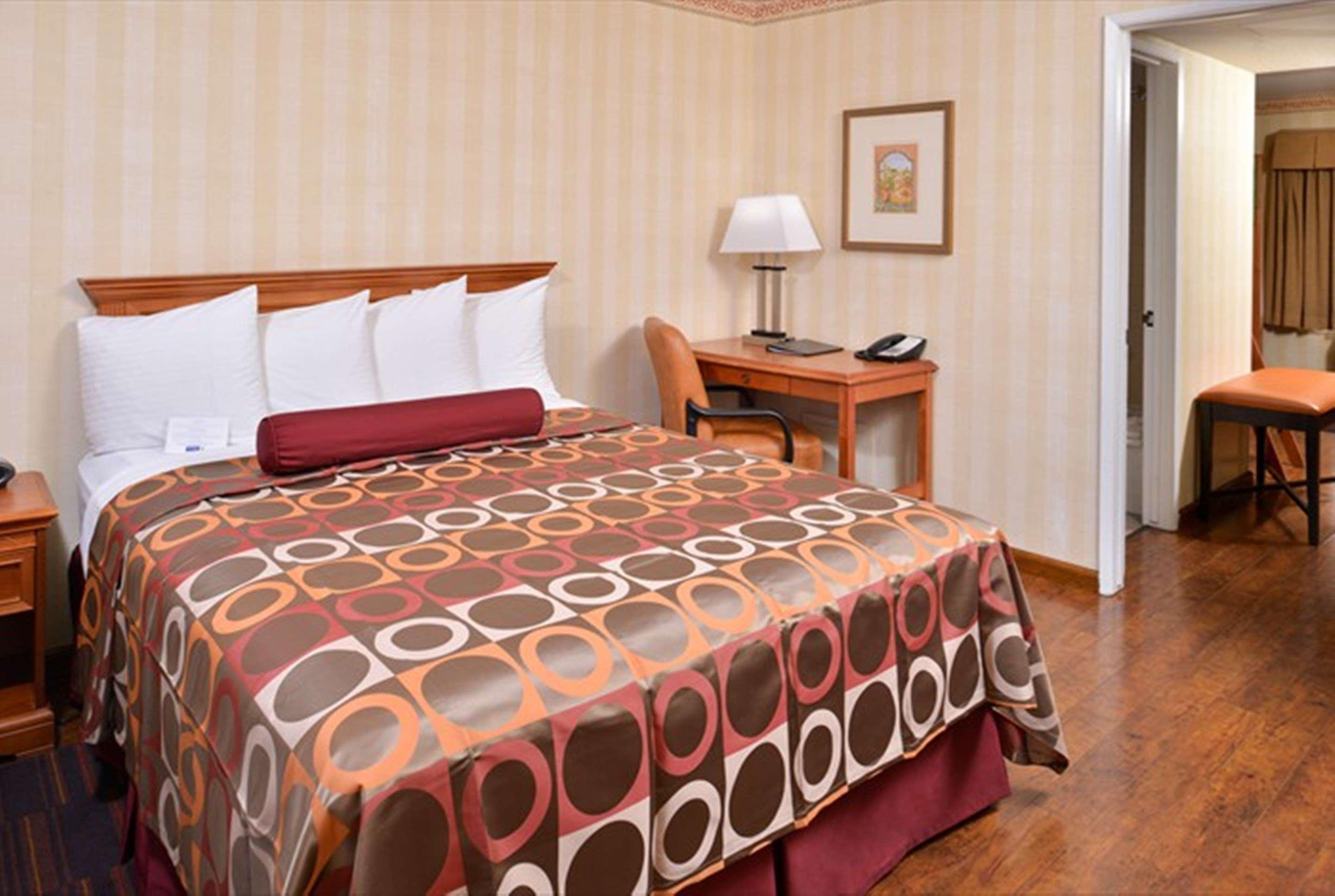 Best Western Plus Raffles Inn & Suites Άναχαϊμ Εξωτερικό φωτογραφία