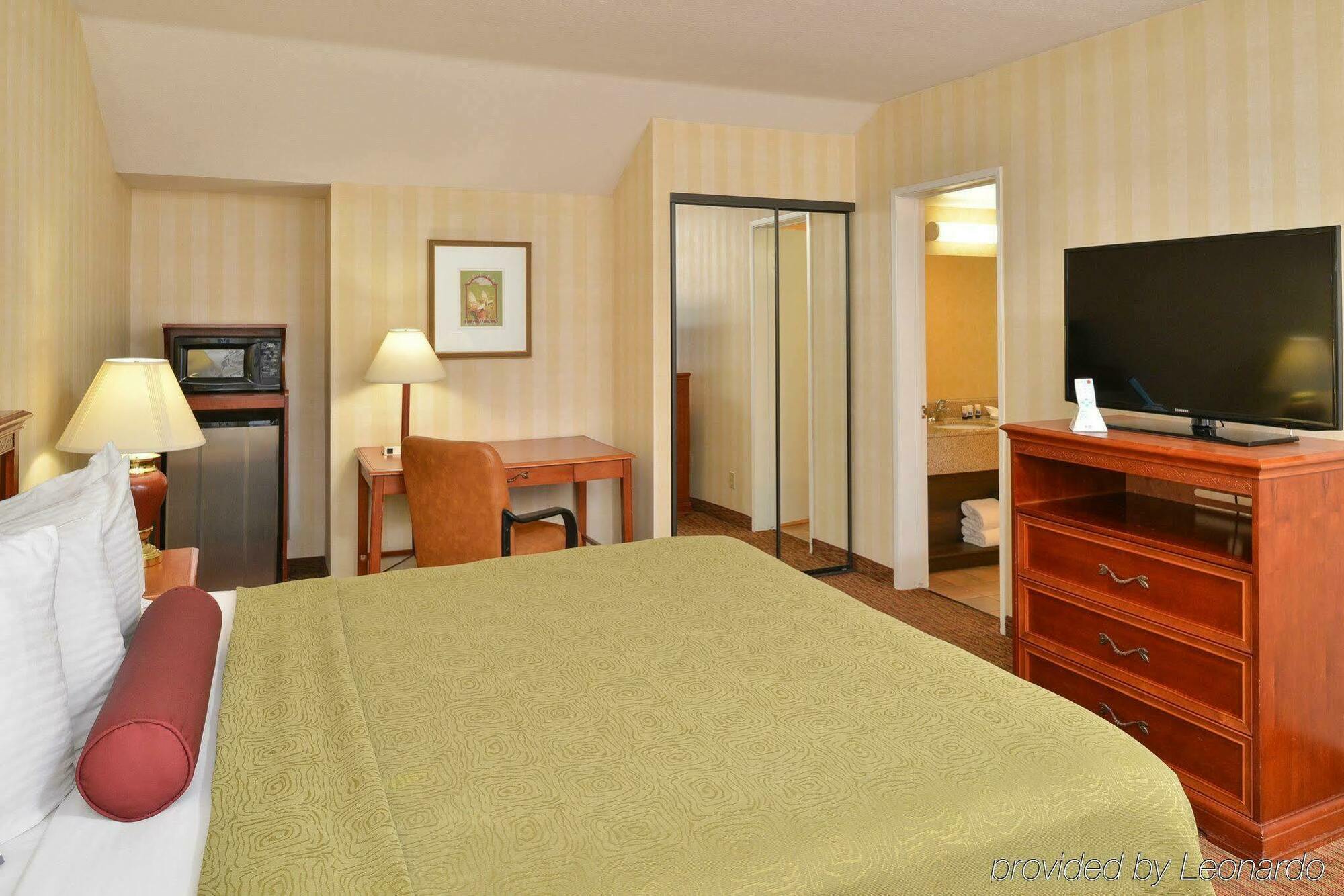 Best Western Plus Raffles Inn & Suites Άναχαϊμ Εξωτερικό φωτογραφία