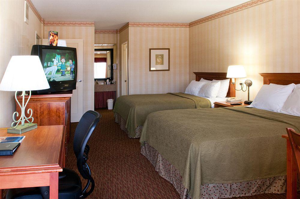 Best Western Plus Raffles Inn & Suites Άναχαϊμ Δωμάτιο φωτογραφία